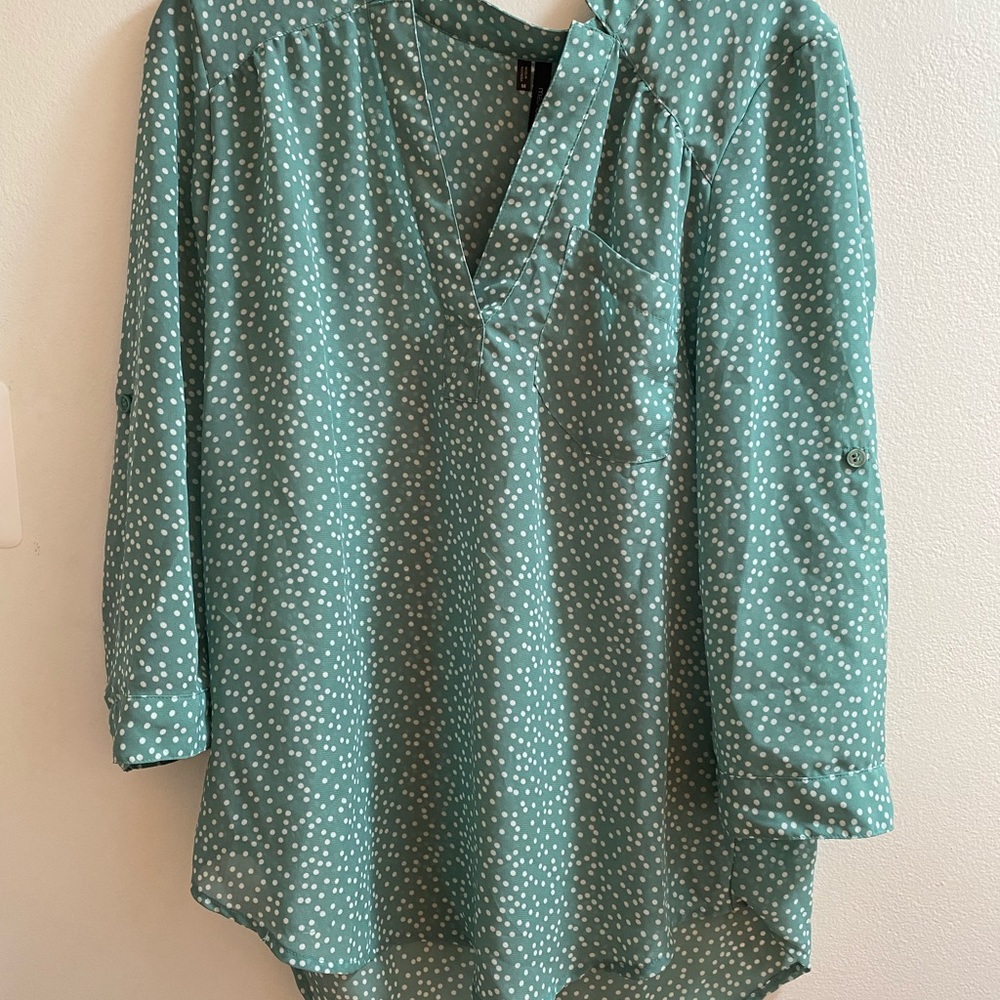 Maurice’s size M polka dot 3/4 sleeve